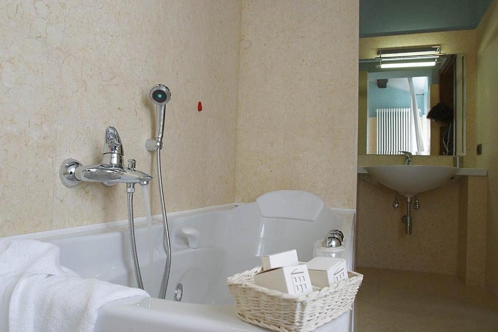 Albergo Morandi Reggio Emilia Exterior photo